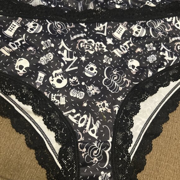 Morvia 3pk lace trim Skater goth Emo panties 2X plus size skulls Santa Hats Mush - Picture 3 of 12